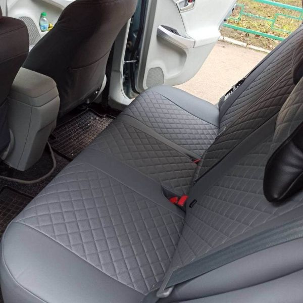 Чехлы Автопилот на Toyota Prius 2009-2015 г.в. Чехлы Автопилот на Toyota Prius 2009-2015 г.в.